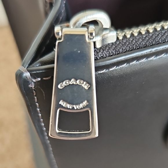 Coach 2024 Nina Small Tote Crossbody Bag CR097 black refined calf leather NWOT - Picture 11 of 12